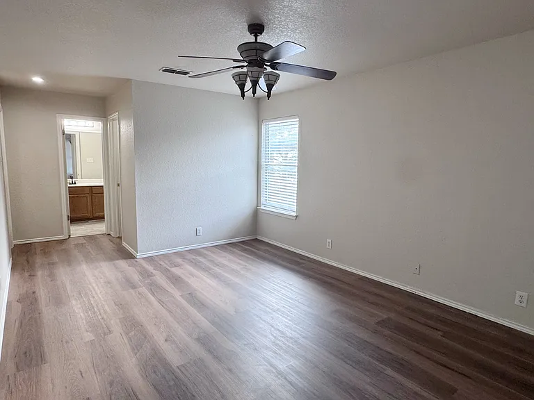16 Pembroke Ct — Photo 17