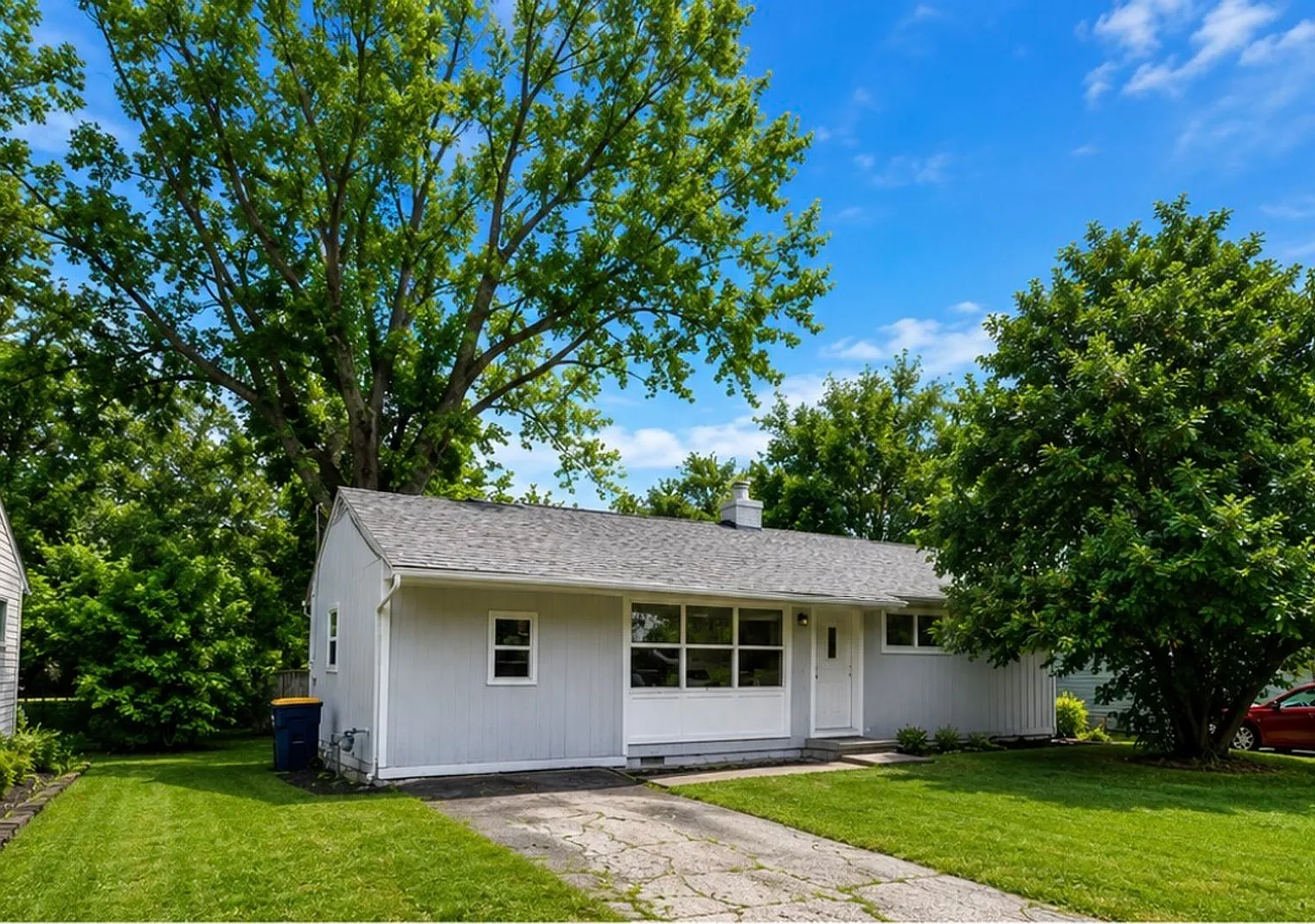 Ruskin Heights - 3 Bedroom 1 Bathroom — Photo 1