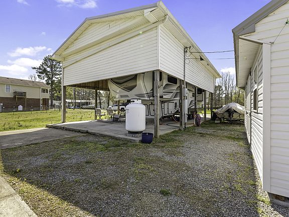 5th image of 1467 Chapmansboro Rd