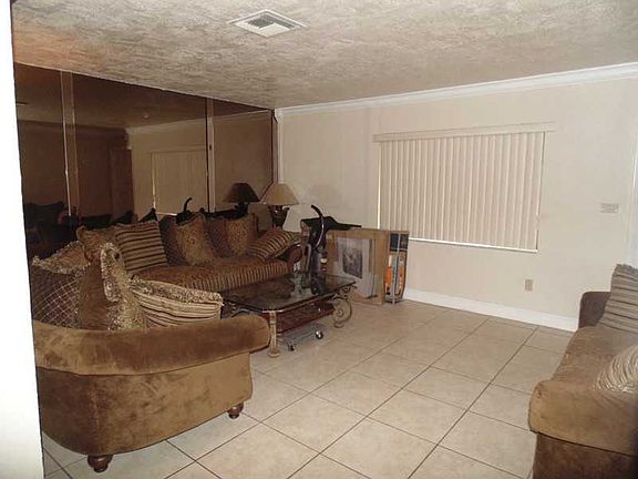 4th image of 46 NW 207th St