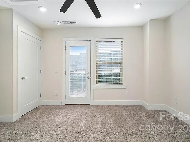 15037 New Amsterdam Ln — Photo 10