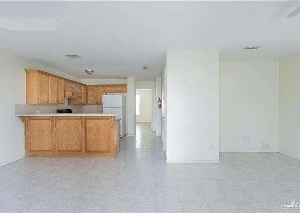 2nd image of 216 Gastel Cir