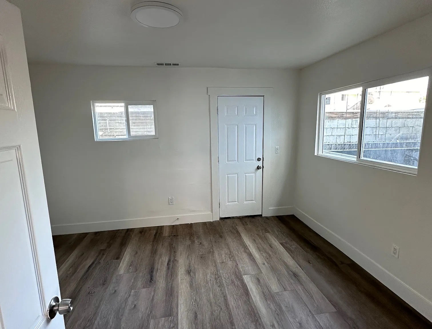 3 bed, 1400 sqft, $3,999 — Photo 3