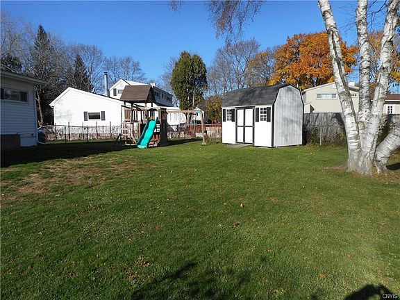 4th image of 9 Bayberry Cir