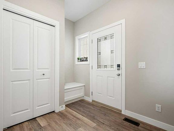 2nd image of 183 W Kinniburgh Rd