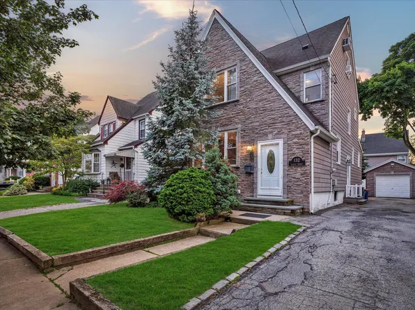 132 Locust Street, Valley Stream, NY 11581