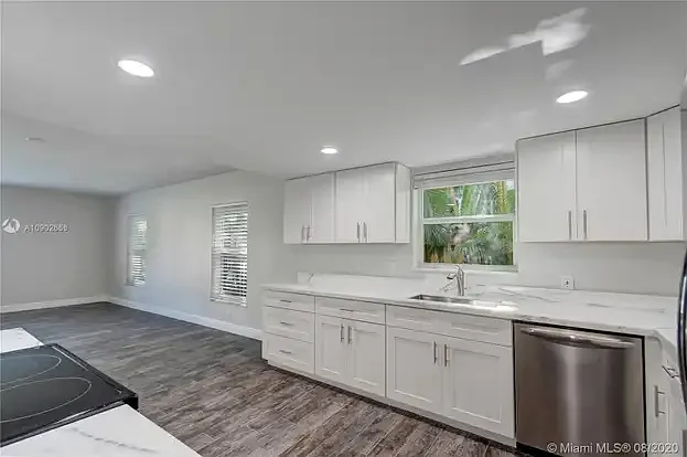 2505 Bay Dr — Photo 45