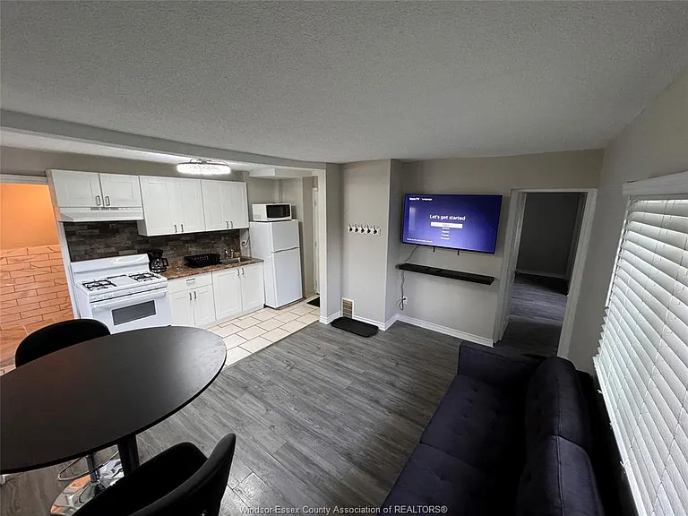 600 Park St W #3 — Photo 12