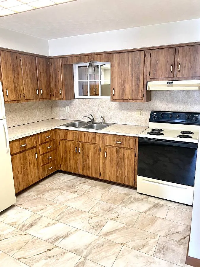 Photo 1 of 19 - 200 Kennedy Dr #6 - Archbald, PA Appliances Included - 200 Kennedy Dr #6