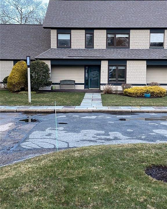 1st image of 8 Martingale Ln #8