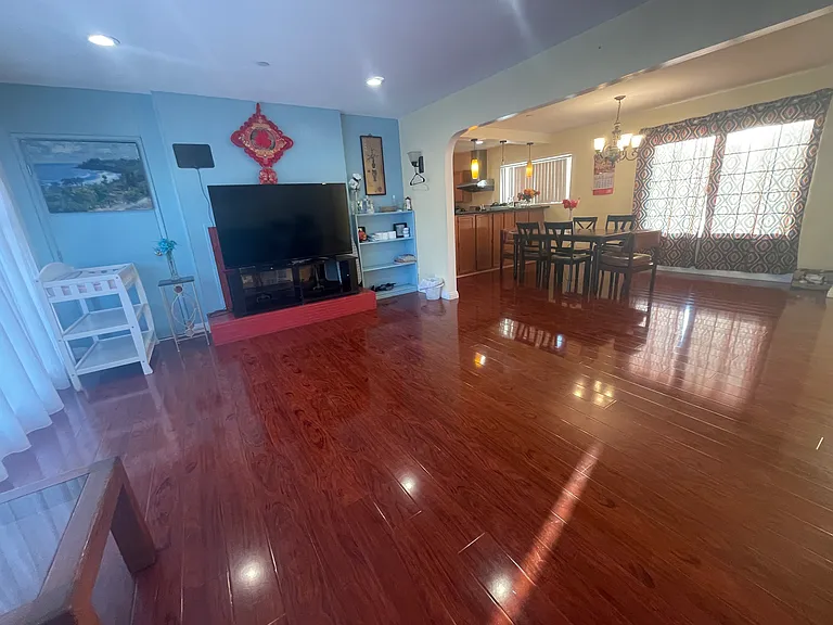 2548 Mayflower Ave #B — Photo 22
