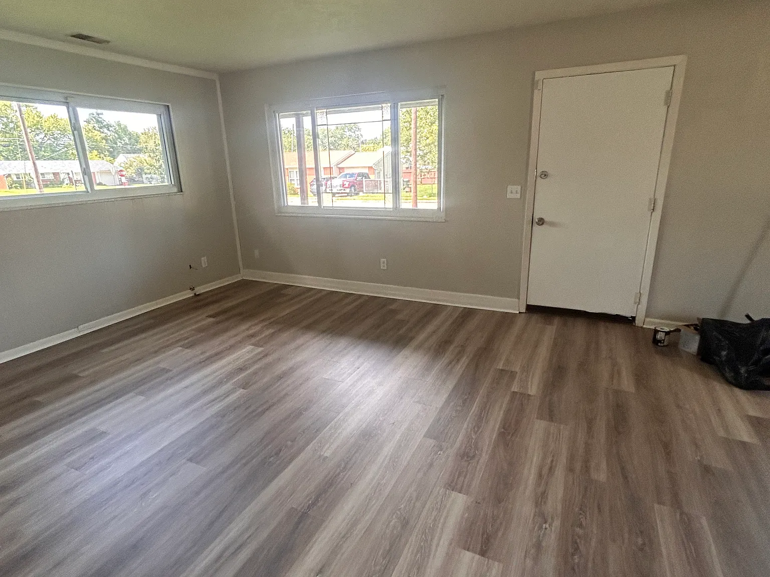 3 bed, 1008 sqft, $1,695 — Photo 2