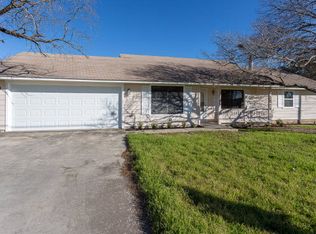 290 Main St, Ingram, TX 78025