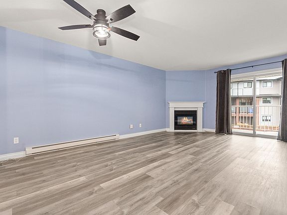 3rd image of 46562 Yale Rd #6