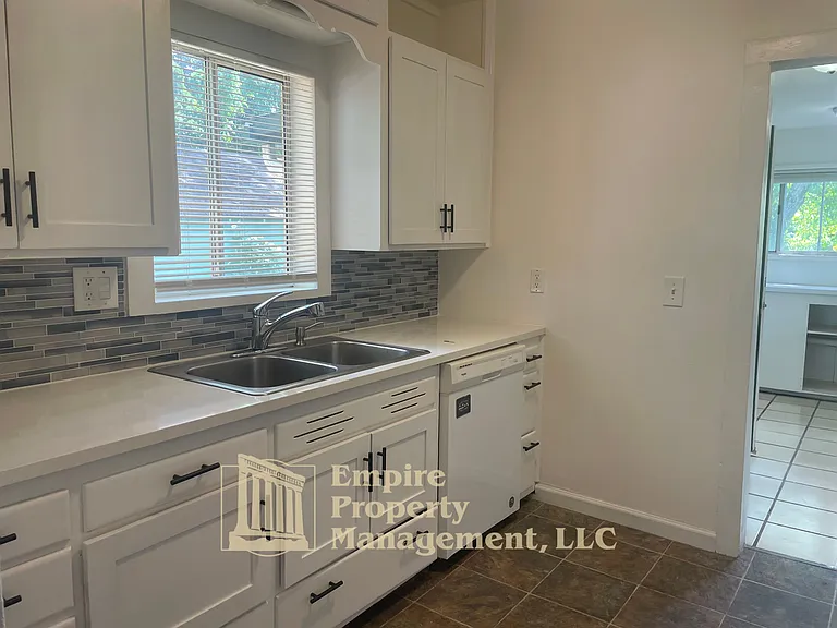 4950 Barger Dr — Photo 12