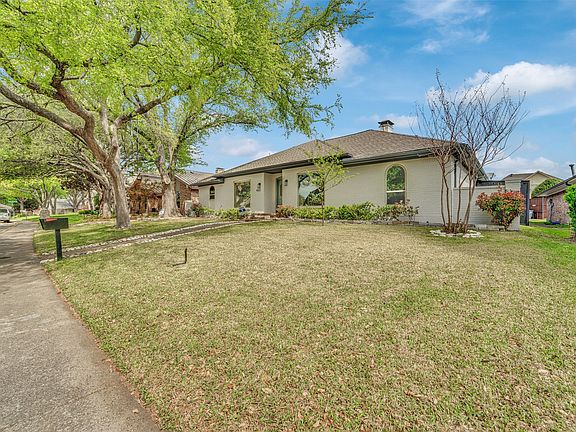 2nd image of 9511 Robin Meadow Dr