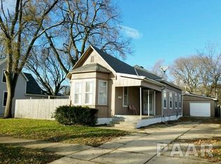 1217 Oak Ridge Ave, Pekin, IL 61554