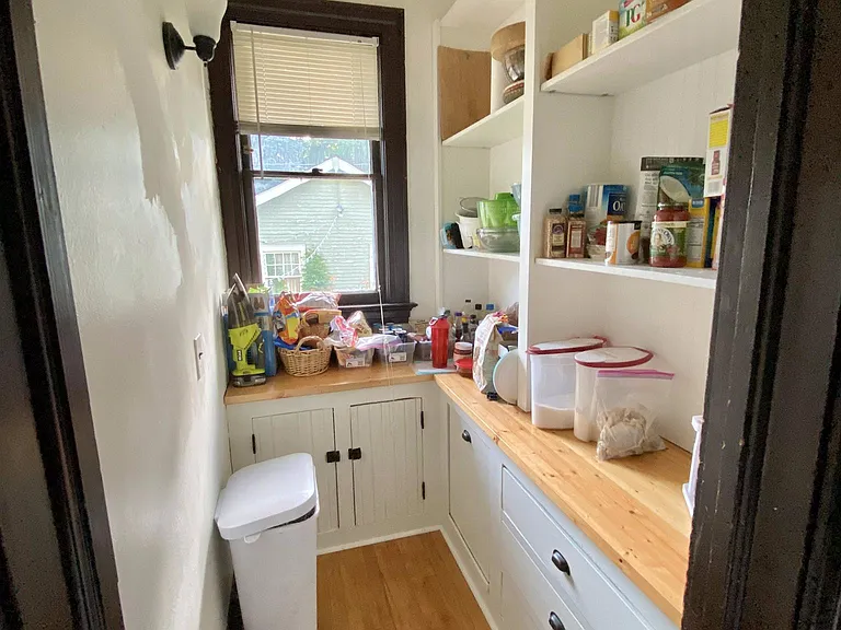 2823 S Logan Ave — Photo 3