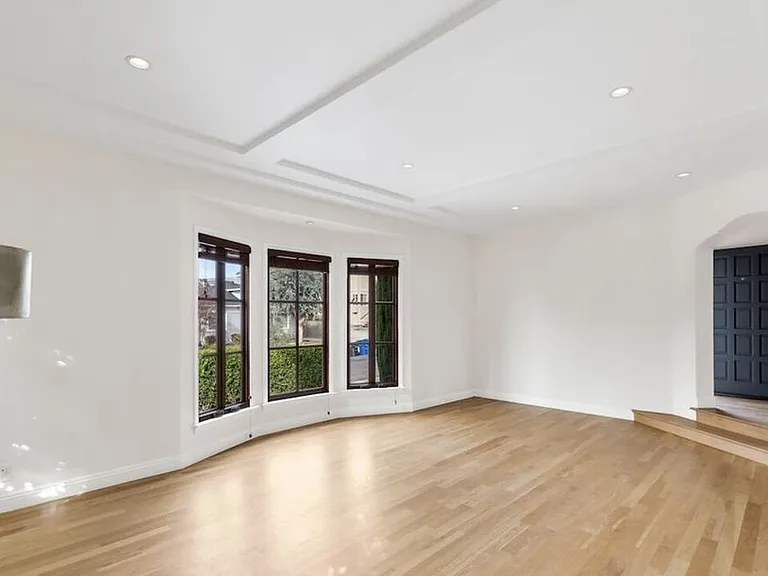 1018 S Stanley Ave — Photo 5