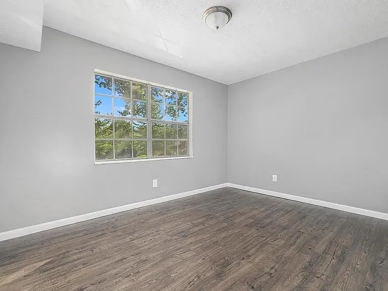 1429 Stratford Rd #1 — Photo 8