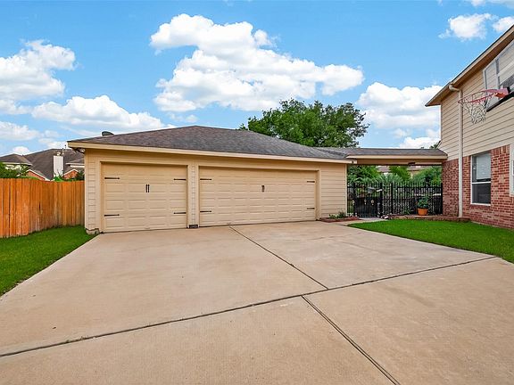 3rd image of 8507 Maverick Point Ct