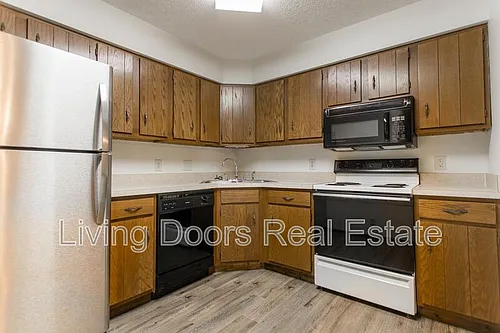 1935 N Lincoln Ave #106 Photo 1