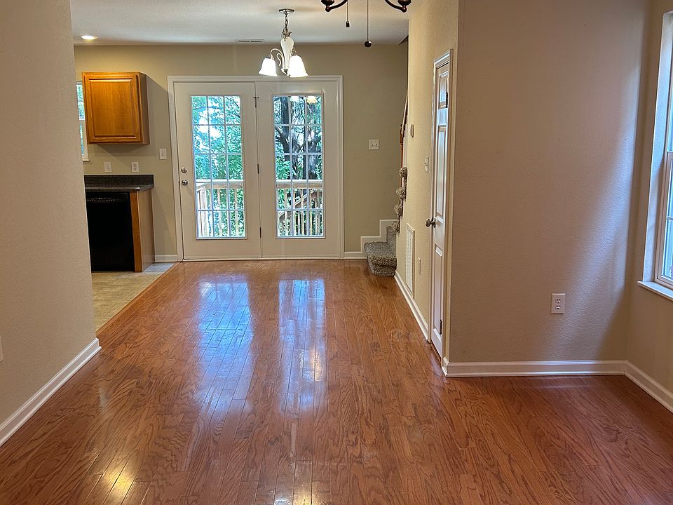 1st image of 856 Blue Spruce Way