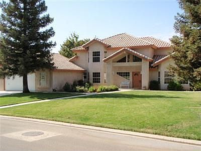 1st image of 4400 Country Club Dr Unit 4
