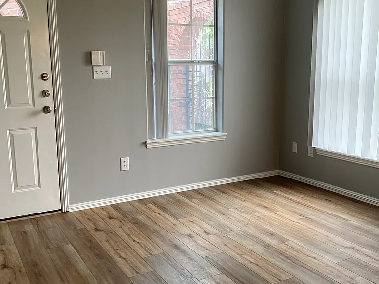 910 English Ave — Photo 32