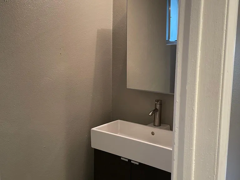 1/2 bathroom