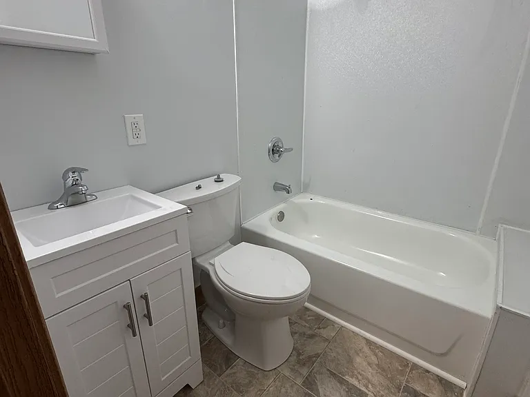 724 Walnut St #4 — Photo 2