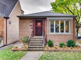 5701 N Moody Ave, Chicago, IL 60646