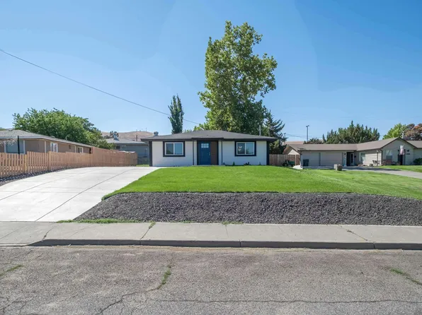 1713 Highland Dr, Prosser, WA 99350