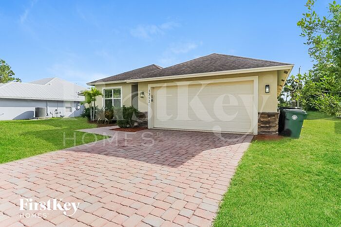 1st image of 1352 SW Oriole Ln