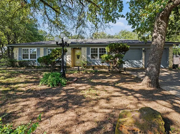 7117 Lowery Ln, North Richland Hills, TX 76182