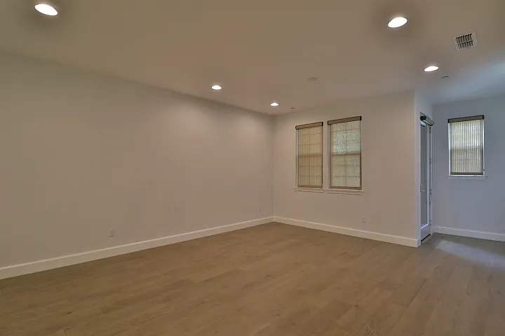 5838 W Las Positas Blvd — Photo 15