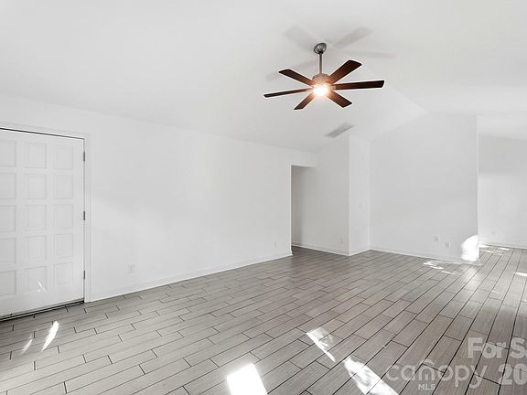 5th image of 319 Settlement Dr