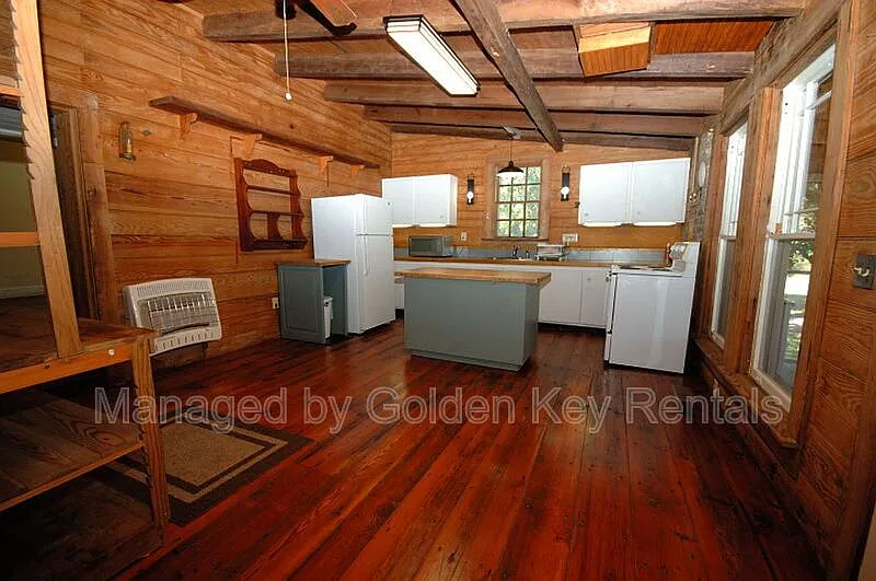 4 bed, 2.0 bath, $2,000 — Photo 4