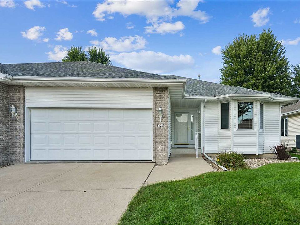 1st image of 808 Winterberry Pl NE