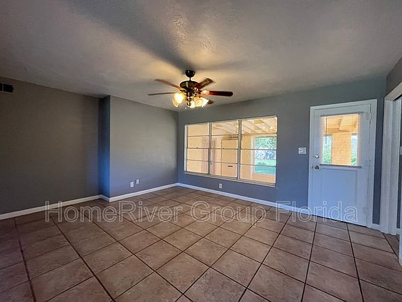 3rd image of 16415 Lake Ln