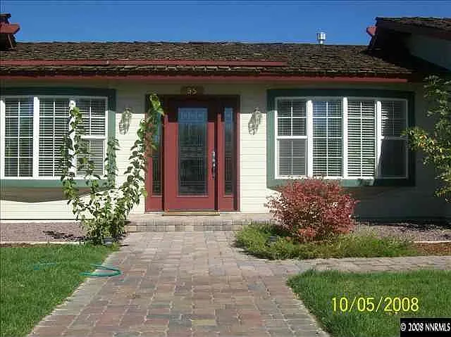 95 Hercules Dr photo 1