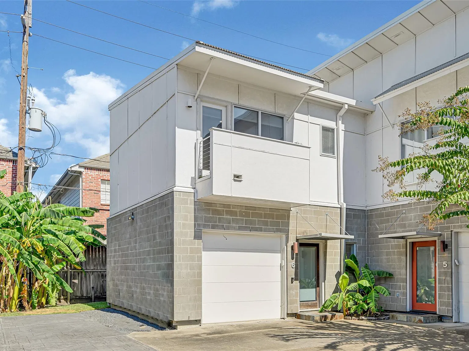 2 bed, 2.5 bath, 1348 sqft, $1,950 — Photo 1