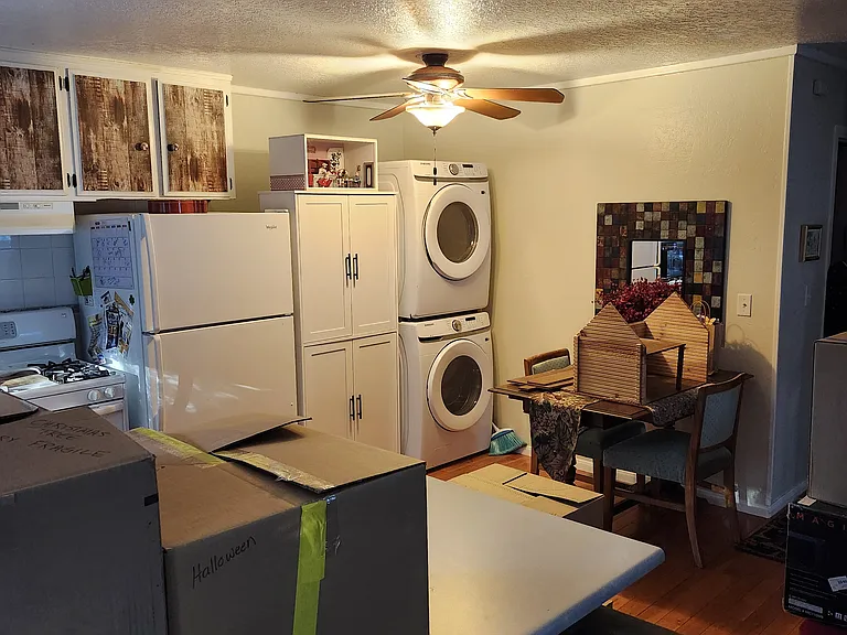 1235 Lovers Ln — Photo 4