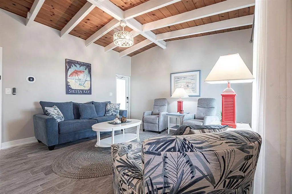 1 bed, 1.0 bath, 600 sqft, $5,370 — Photo 4