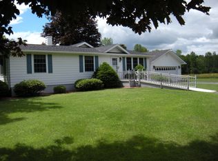 57 Flat Rock Rd, Morrisonville, NY 12962