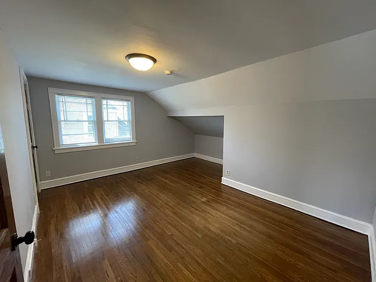Upper third bedroom