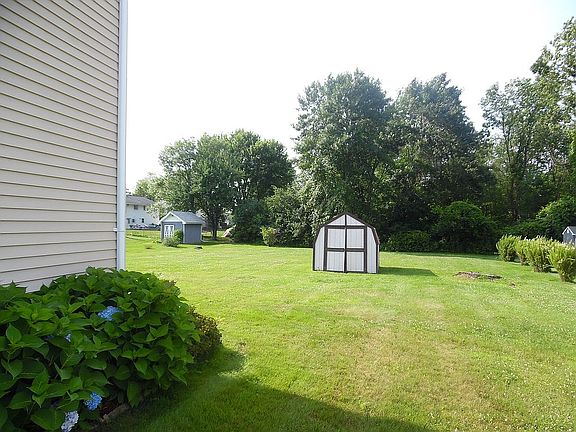 4th image of 44 Timber Dr