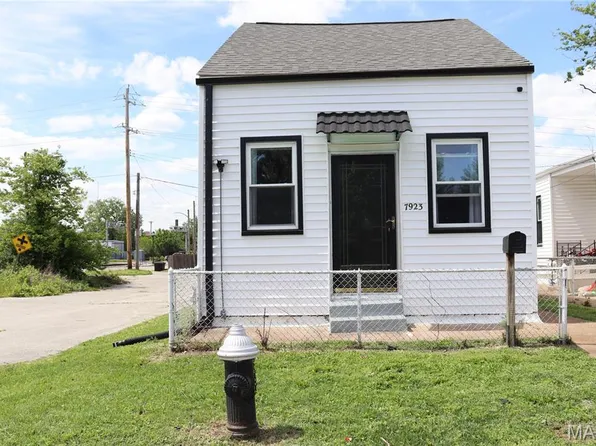 7923 Water St, Saint Louis, MO 63111