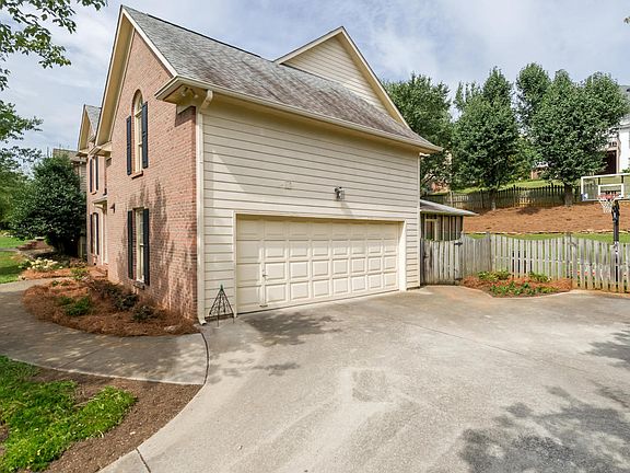 2nd image of 8211 Birch Run Ln