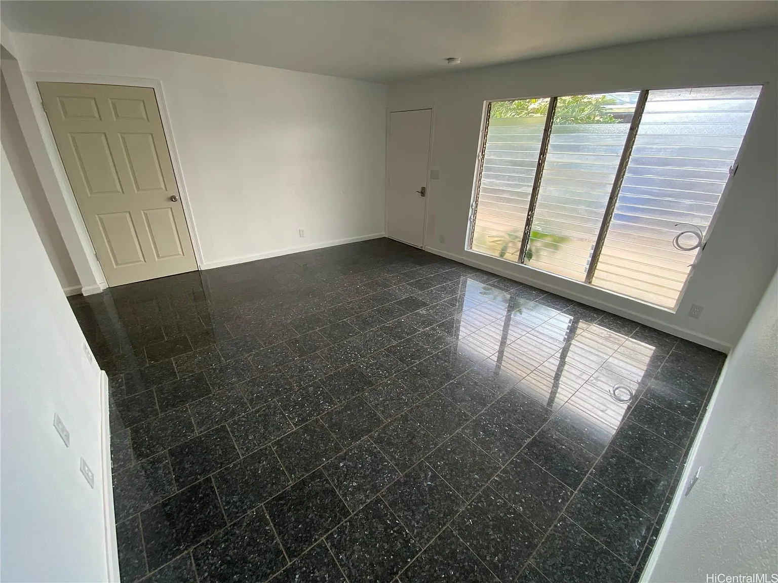 3 bed, 920 sqft, $2,750 — Photo 4
